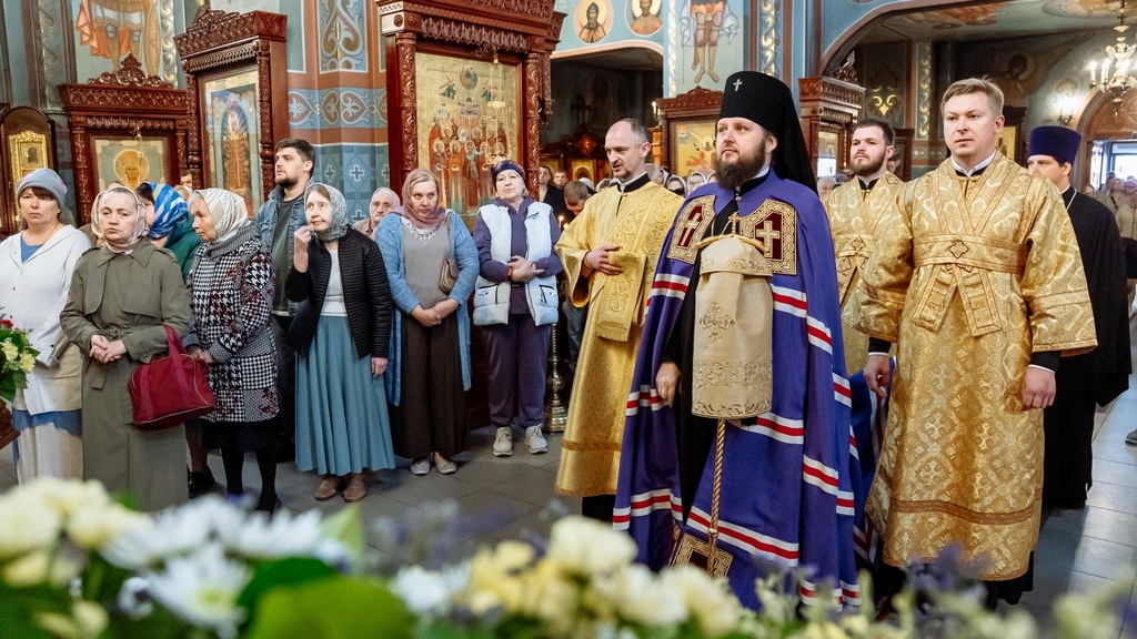Архиерейское богослужение в соборе Всех святых, в земле Русской просиявших города Домодедово