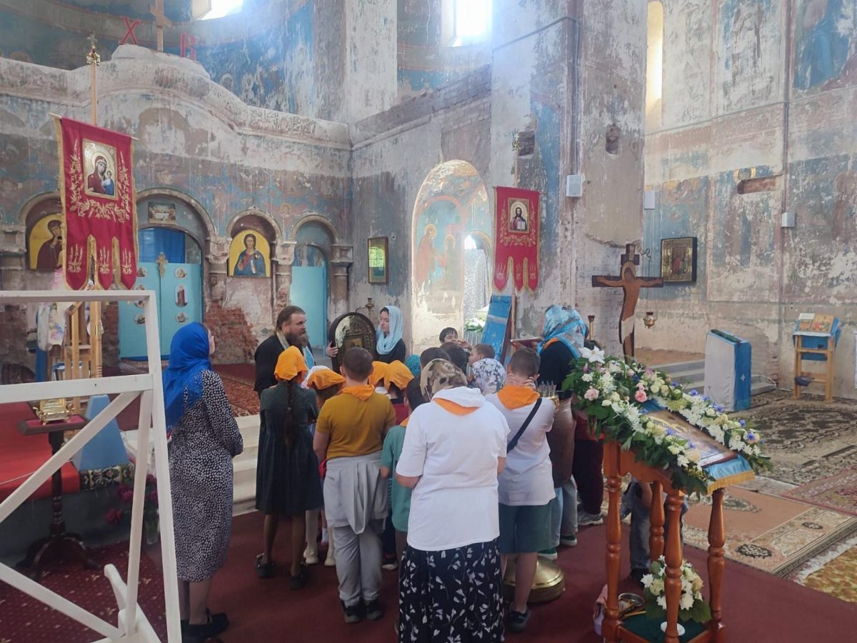 Экскурсия по Успенскому собору для детей летнего лагеря «Добрынюшка»