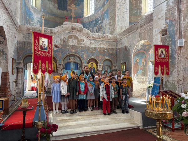 Экскурсия по Успенскому собору для детей летнего лагеря «Добрынюшка»