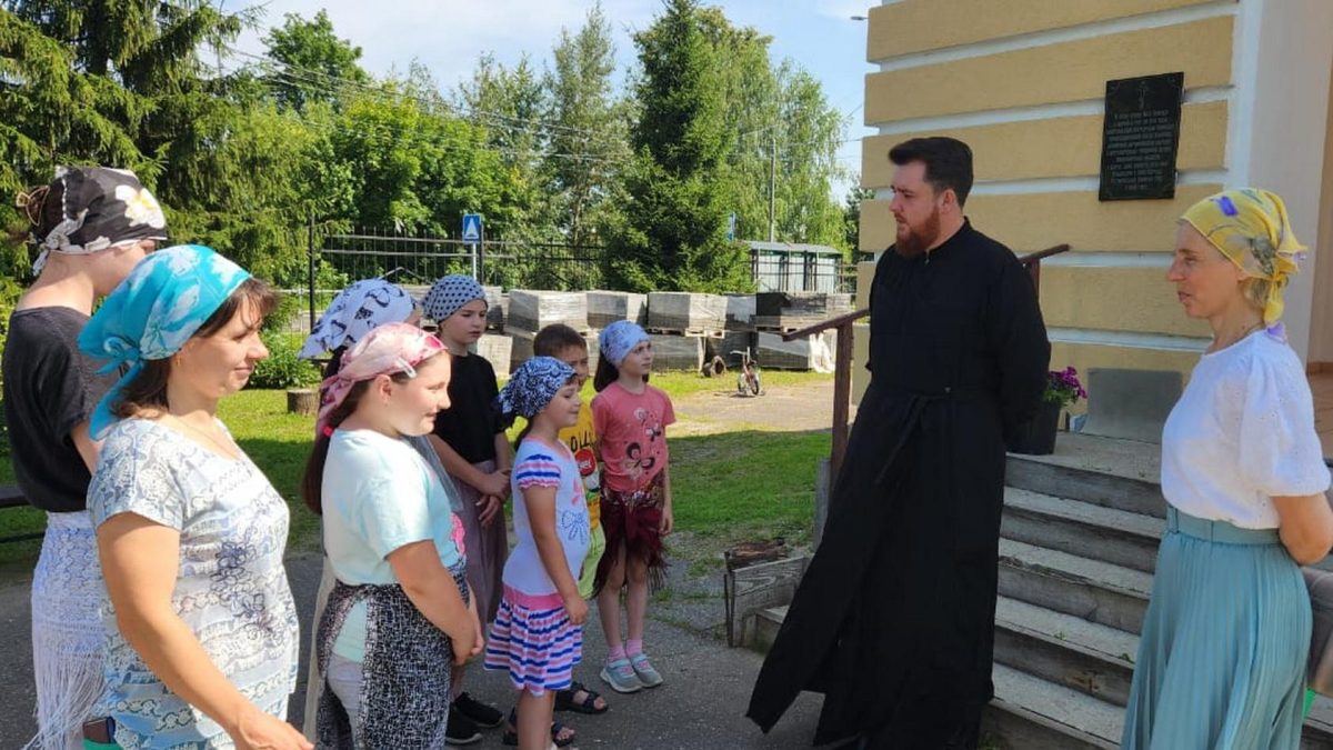 Дети летнего лагеря Ильинской СОШ посетили Ильинский храм с. Ильинское