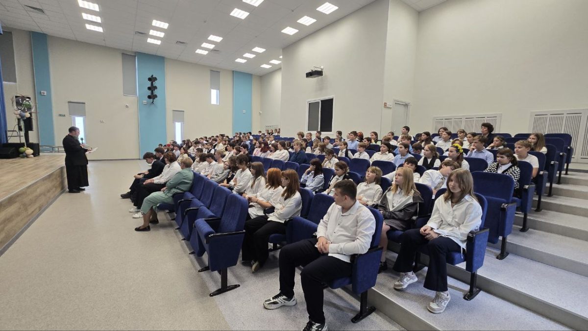 Диалог со священником в Барыбино-Белостолбовской школе