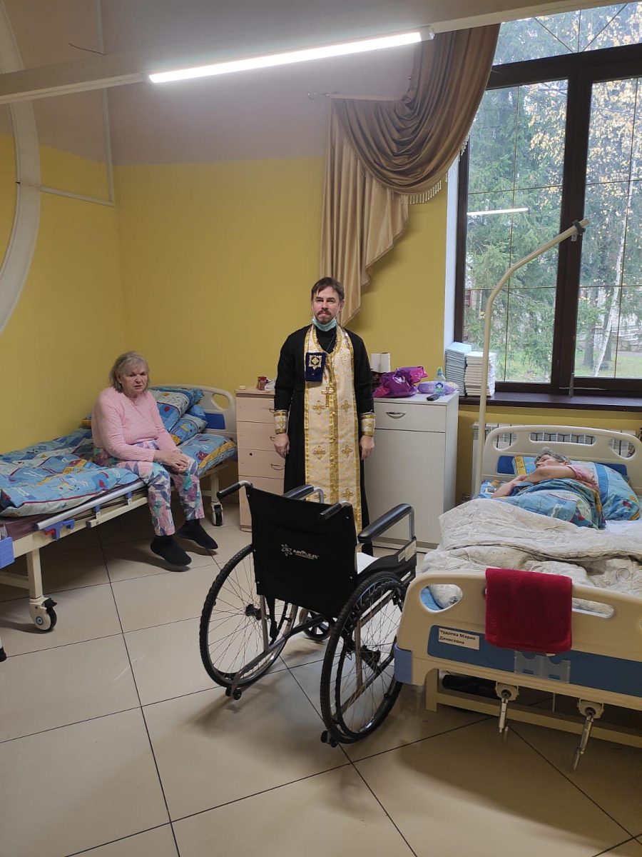 Ответственный за работу с медицинскими учреждениями в Домодедовском благочинии посетил Домодедовский дом престарелых «Оазис в Лесу»