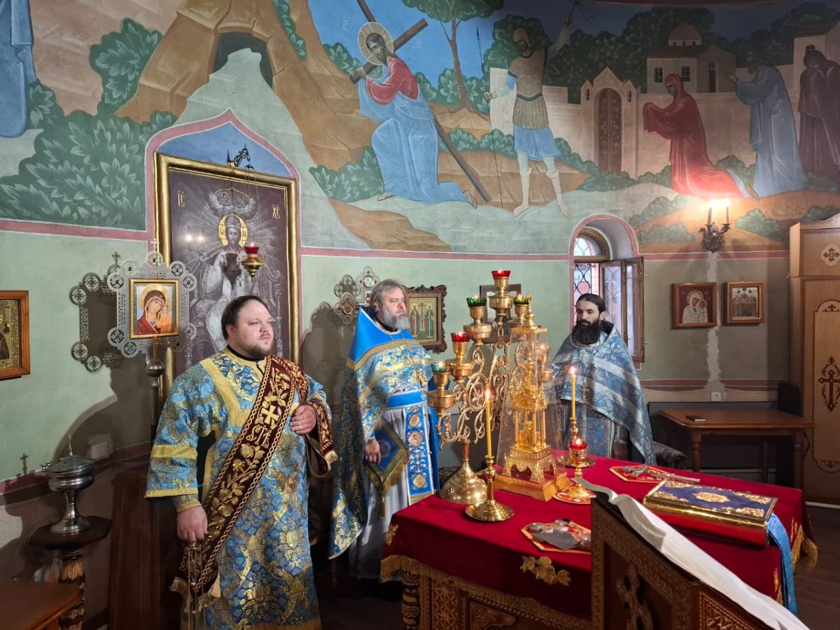 Престольный праздник в храме Всех скорбящих Радость в деревне Истомиха