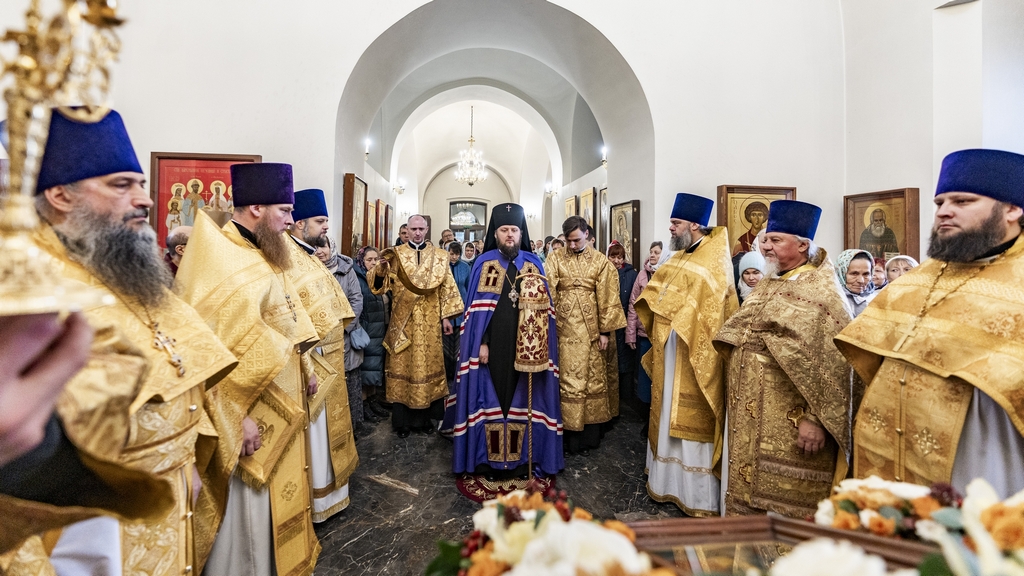 Архиерейское богослужение в Космо-Дамианском храме мкр. Белые Столбы города Домодедово