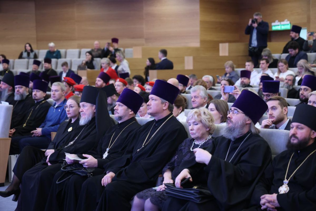 Парламентские чтения на тему: «Просвещение и нравственность: формирование личности и вызовы времени» в административно-деловом центре «Новатор» города Красногорска — фото 4