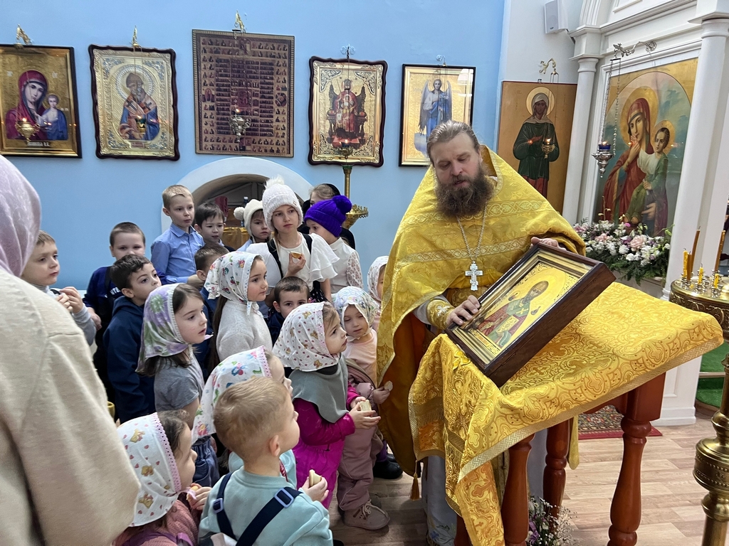 Воспитанники дошкольного отделения «Добрынюшка» посетили храм в Добрынихе