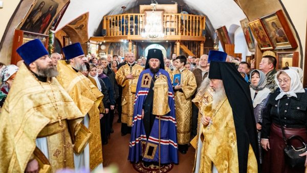 Архиерейское богослужение в храме святителя Николая Чудотворца села Лямцино г.о. Домодедово