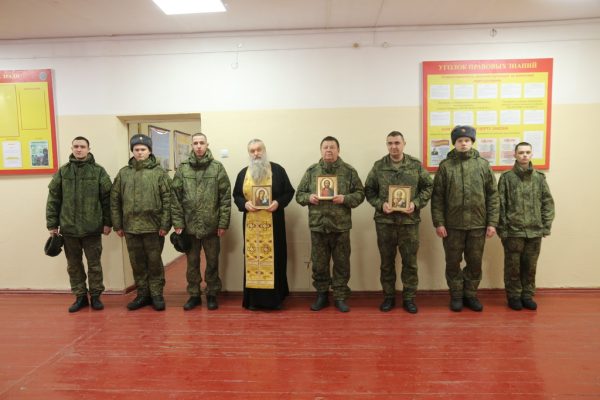 Пастырская беседа с военнослужащими 614-го гвардейского зенитного ракетного Венского Краснознамённого орденов Кутузова III степени и Александра Невского полка
