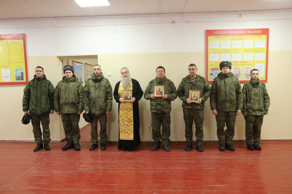 Пастырская беседа с военнослужащими 614-го гвардейского зенитного ракетного Венского Краснознамённого орденов Кутузова III степени и Александра Невского полка