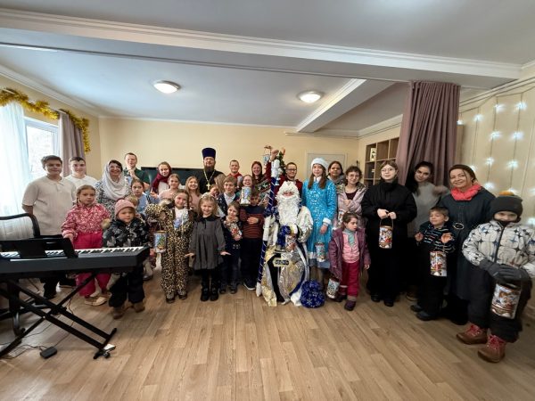 Детский Рождественский праздник в Крестовоздвиженском храме деревне Сокольниково