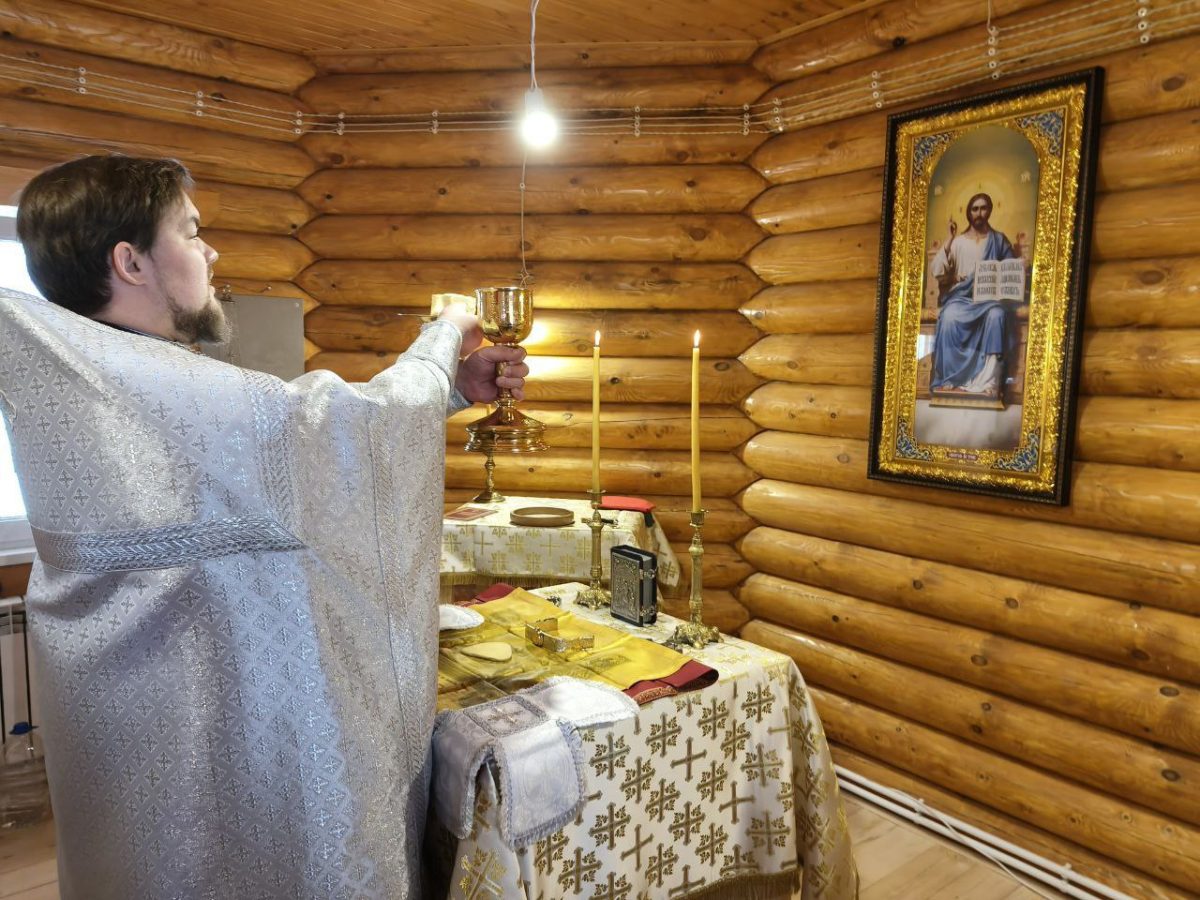 Во вновь построенном храме великомученика Георгия Победоносца была совершена первая Литургия — фото 4