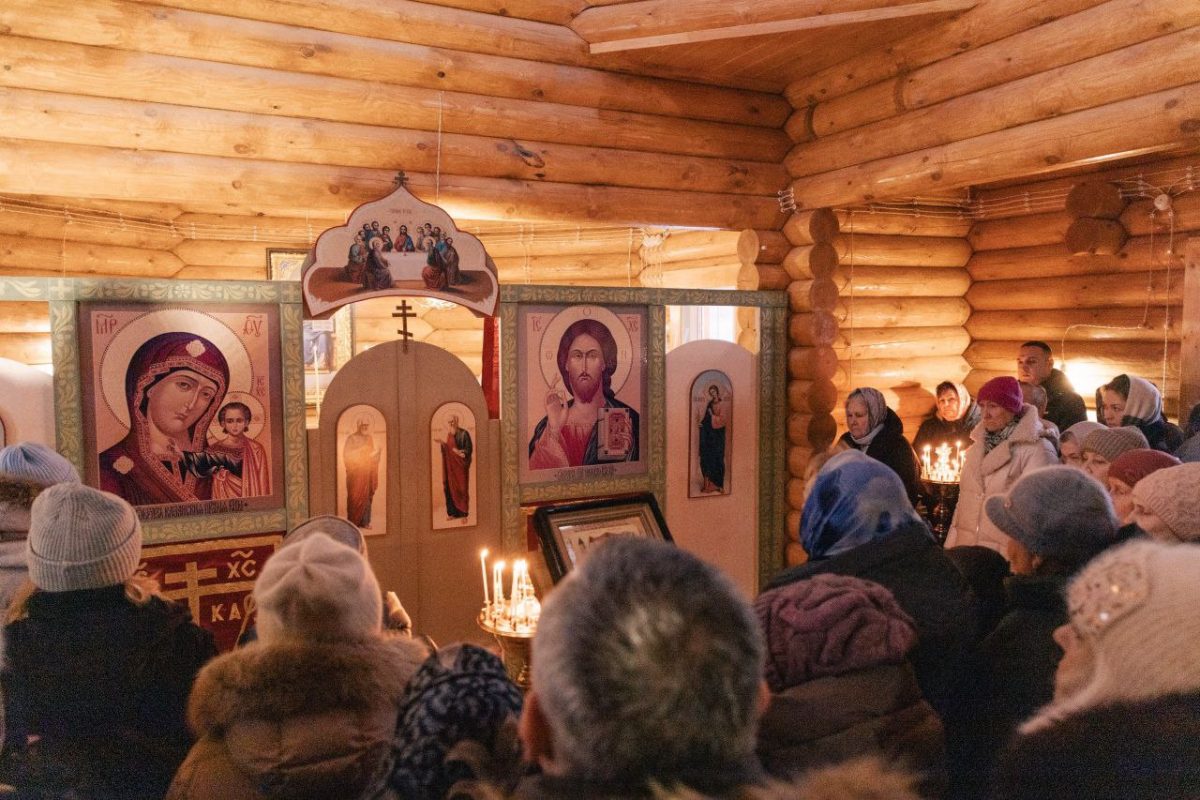 Во вновь построенном храме великомученика Георгия Победоносца была совершена первая Литургия