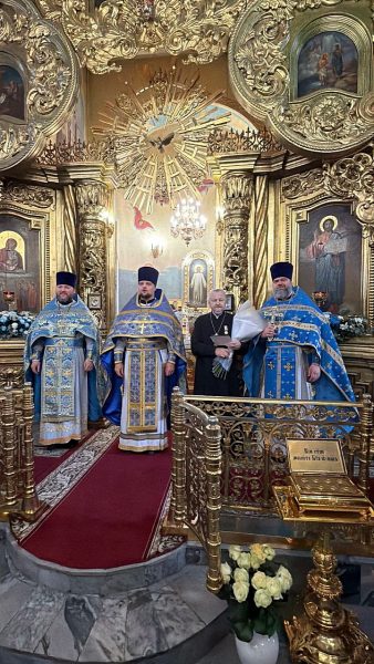 Божественная литургия в день престольного праздника в храме иконы Божией Матери «Утоли моя печали» деревни Одинцово г.о. Домодедово