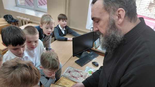 День православной книги в воскресной школе собора Всех святых в земле Русской просиявших города Домодедово