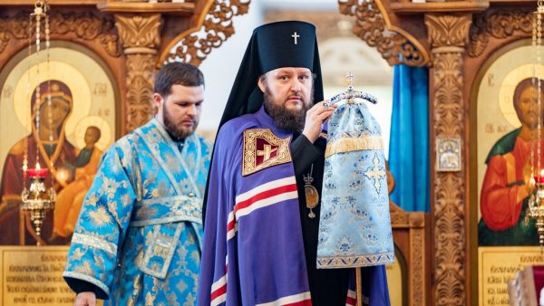 Божественная литургия в храме Иверской иконы Божией Матери села Растуново г.о. Домодедово