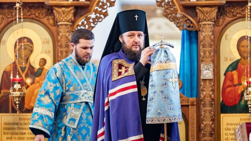 Божественная литургия в храме Иверской иконы Божией Матери села Растуново г.о. Домодедово