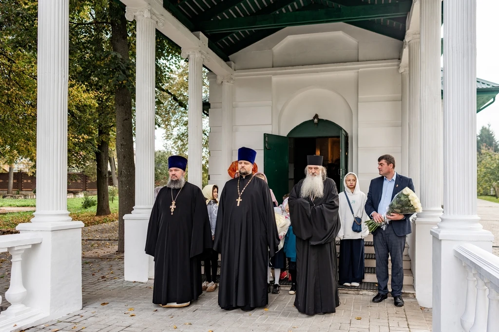 Архиерейское богослужение в Никитском храме села Никитское г.о. Домодедово — фото 2