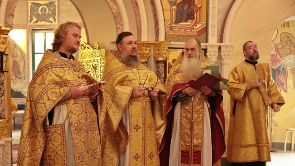 Божественная литургия в Никитском храме села Никитское г. о. Домодедово