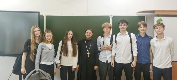 Встреча в рамках проекта «Диалог со священником» в школе №7 города Домодедово