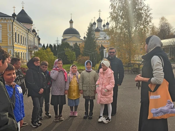 Воспитанники воскресной школы храма Петра и Февронии Муромских города Домодедово совершили паломническую поездку в Вознесенскую Давидову пустынь